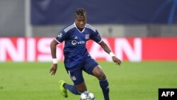 Youssouf Kone court lors du match opposant le RB Leipzig à l'Olympique lyonnais, Allemagne, le 2 octobre 2019.