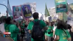 Manifestan Pran Lari Ajantin pou Pwoteste Kont Politik Ekonomik Peyi a