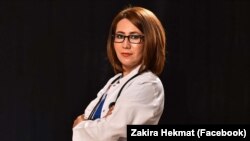 ذاکره حکمت داکتر طب بوده و بنیانگذار موسسهٔ همبستگی مهاجران افغان نیز است