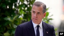 조 바이든 대통령의 차남 헌터 바이든 씨가 3일 재판을 받기 위해 델라웨어주 윌밍턴 연방지방법원에 도착하고 있다. (자료사진) 