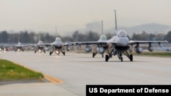 미 공군 제8전투비행단 소속 F-16 파이팅 팰컨이 14일 연례 미한 연합편대군종합훈련을 위해 한국에 도착했다. 사진 = 주한 미7공군 제공