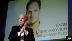 Новинарството не е кривично дело, изјави портпаролот на Белата куќа за национална безбедност Џон Кирби 