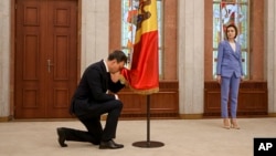 კიშინიოვი, 16 თებერვალი, ახალმა პრემიერ-მინისტრმა ფიცი დადო. 