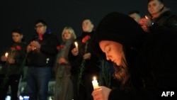 በሞስኮ የሙዚቃ ድግስ ላይ በደረሰው ጥቃት ለተገደሉ ሰዎች መታሰቢያ፣ ክሬሚያ በሚገነው ሲምፈሮፖል የሻማ ማብራት ሥነ-ስርዓት ተካሂዷል - መጋቢት 22፣ 2024 