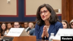 Presiden Columbia University Nemat "Minouche" Shafik bersaksi di hadapan anggota DPR AS dalam sebuah sesi sidang di Gedung Capitol, Washington, pada 17 April 2024. (Foto: Reuters/Ken Cedeno)