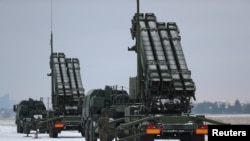 На фото – системи протиповітряної оборони Patriot під час польських військових тренувань з ракетних систем в аеропорту Варшави, Польща, 7 лютого 2023 року. REUTERS/Kacper Pempel