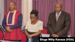 Ino foto yafatiwe mu nama Kefa Nibizi (Yambaye ishati irimwo ibara ritukura kuri iyo foto) yahuriyemwo n'abandi ba nyepolitike barimwo Agathon Rwasa.