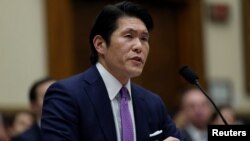 Jaksa Khusus Robert Hur memberikan kesaksian di depan Komisi Kongres AS, di Gedung Capitol hari Selasa (12/3). 