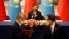 Presiden China Xi Jinping menghadiri acara penandatanganan kerja sama antara China dan Kazakhstan menjelang Koferensi Asia Tengah di Xian, China, pada 17 Mei 2023. (Foto: Florence Lo/Pool/AFP) 
