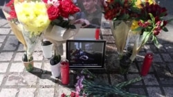 Russian Opposition Activists in Seattle Remember Navalny as Putin Claims Victory