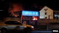 تصویری از آتش‌سوزی در یکی از انبارهای باتری‌سازی سازمان توسعه منابع انرژی، متعلق به وزارت دفاع. خبرگزاری ایرنا