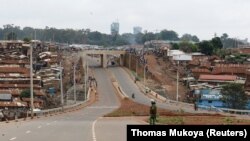 Les écoles publiques, fermées mercredi dans les trois principales villes du pays sur ordre du gouvernement, ont rouvert.