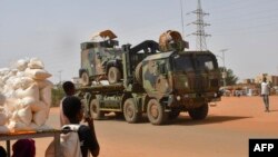 Un premier convoi de militaires français est arrivé jeudi à N'Djamena, capitale du Tchad, après dix jours de trajet.