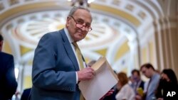 Да се најде средина е исклучително тешко и двете страни мора да прифатат дека ќе мора да направат отстапки. И ќе биде потребно уште малку време за да се заврши тоа, рече на мнозинството во Сенатот