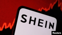 资料照：中国快时尚便宜服装品牌希音（Shein）的标识和股票走势示意图。