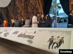 3일 노르웨이 오슬로의 한 갤러리에서 2024 오슬로자유포럼(Oslo Freedom Forum)의 일환으로 탈북 화가 송벽 씨의 전시회 ‘지상낙원 북한을 노래하다’ 개막식이 열렸다. 사진 = 인권재단 제공