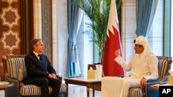 2024年6月12日，美国国务卿布林肯在卡塔尔多哈卢赛尔宫会见卡塔尔元首埃米尔谢赫·塔米姆·本·哈马德·阿勒萨尼。(美联社照片)