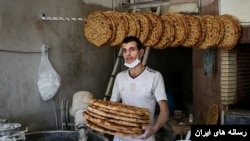 قیمت نان همچنان موضوع اختلاف بین دولت و نانوایی‌ها در ایران است.
