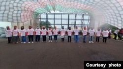 Aksi Jala PRT bersama masyarakat sipil lainnya di depan Gedung DPR RI, Jakarta Rabu (15/2/2023). (Foto: Jala PRT/Koalisi)