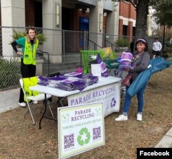 Para sukarelawan Grounds Krewe, membantu menurunkan dampak limbah Mardi Gras di New Orleans. (Facebook/LapanganKrewe)