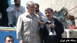 احمد علیرضابیگی نماینده مجلس شورای اسلامی در کنار محمود احمدی‌نژاد رئیس اسبق دو دولت در جمهوری اسلامی