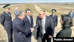 Müvəqqəti işlər vəkili Qevara Azərbaycanın cənub sərhədində ( foto : ABŞ-ın Azərbaycandakı səfirliyi)