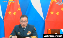 Video yang dirilis oleh pemerintah Rusia mengenai Menteri Pertahanan China yang menjanjikan dukungan China kepada Rusia (courtesy: Newsweek).