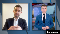 Тимчо Муцунски, заменик-претседател на ВМРО-ДПМНЕ и градоначалник на општина Аеродром (лево), Мартин Николовски, Глас на Америка (десно)