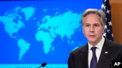 美国国务卿安东尼·布林肯2023年4月22日在国务院简报会上说明《2023年各国人权实践报告》。(美联社照片）