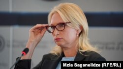 ნათია თურნავა - საქართველოს ეროვნული ბანკის პრეზიდენტის მოვალეობის შემსრულებელი.