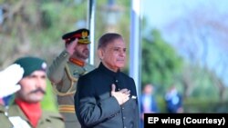 د پاکستان نوي وزیر اعظم شهباز شريف د محصولاتو راغونډولو د مرکزى ادارې اېف بي ار په نظام کې شفافیت راوستل او د محکمې خود کاري زیاتول ضروري بللي دي 