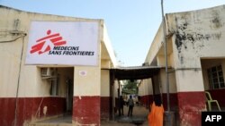 MSF a indiqué qu'une escalade de la violence dans l'État de Zamfara l'avait poussée à évacuer une partie de son personnel de l'hôpital de la ville de Zurmi.