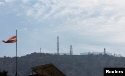 Pogled sa libanske strane na na izraelske pzicije na okupiranoj Farmi Šeba, 8. oktobra 2023.