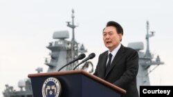윤석열 한국 대통령이 22일 경기도 평택 해군 제2함대사령부에서 제9회 '서해 수호의 날' 기념사를 하고 있다. (한국 대통령실 제공)
