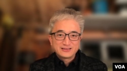 位于台北的台湾人工智慧实验室(Taiwan AI Labs)创办人杜奕瑾 (美国之音视讯采访截图)