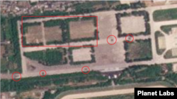 6월 3일 평양 열병식 훈련장을 촬영한 위성사진에 병력 대열로 추정되는 인파(원 안)가 보인다. 차량이 있던 공터(사각형 안)는 비어 있다. 사진=Planet Labs