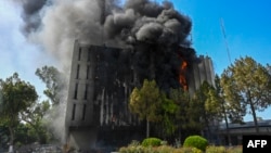 حامیان معترض به بازداشت عمران‌ خان، صدراعظم پیشین پاکستان در شماری از شهرهای این کشور دفاتر و وسایط دولتی و خصوصی را به آتش کشیده یا تخریب کرده اند.