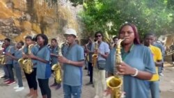 Fèt Drapo: Minis Nesmy Manigat Vizite Okap