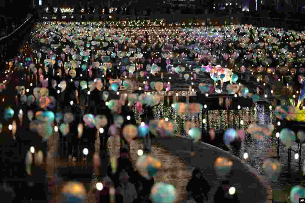 Festival lampiona u Seulu, u novogodišnjoj noći u centru Seula, Južna Koreja, 31. decembra 2023.
