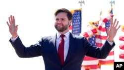 Senatori J.D. Vance në një tubim elektoral në Ohajo (16 mars 2024)