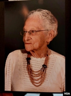 博伊特的母亲巴哈尔.奥森伯格 (博伊特·劳布提供)