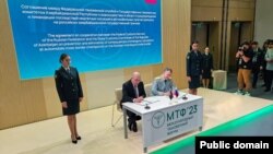 Şahin Bağırov və Ruslan Davıdov (Mənbə: Azərbaycan Gömrük Komitəsi)