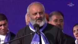 Բագրատ Արքեպիսկոպոս Գալստանյանը սառեցնում է հոգևոր ծառայությունը