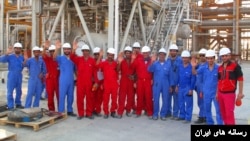 تعدادی از کارگران مجتمع گاز پارس جنوبی. آرشیو