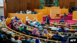 Le texte est examiné par la commission des lois pour être ensuite soumis au vote des députés en séance plénière.