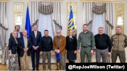 دیدار هیئتی از مجلس نمایندگان ایالات متحده آمریکا با ولودیمیر زلنسکی در کی‌یف، اوکراین