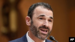 រូបឯកសារ៖ លោក Daniel Werfel ប្រធាន​ទីភ្នាក់ងារ​សេវា​ប្រាក់​ចំណូល​រដ្ឋាភិបាល​សហព័ន្ធ (IRS) របស់​សហរដ្ឋ​អាមេរិក ថ្លែង​ក្នុង​អំឡុង​ពេល​សវនាការ​សម្រេច​ថា លោក​ជា​ប្រធាន IRS នៅ​រដ្ឋធានី​វ៉ាស៊ីនតោន នៅ​ថ្ងៃទី១៥ ខែកុម្ភៈ ឆ្នាំ២០២៣។