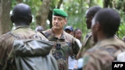 Au Gabon comme dans d'autres pays africains, les militaires français coopèrent avec les armées nationales.