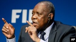 በአፍሪካ እግር ኳስ የፊፋ ጊዜያዊ ፕሬዝዳንት እና የረጅም ጊዜ የአፍሪካ እግር ኳስ መሪ ኢሳ ሀያቱ 