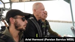 یوآف گالانت، وزیر سابق دفاع اسرائیل (وسط)